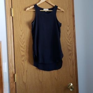 Hi low sleeveless blouse.